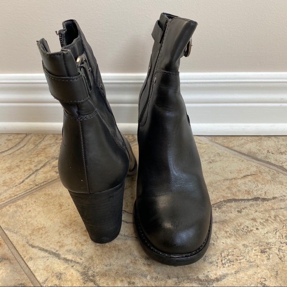 Naturalizer Booties - Picture 3 of 6